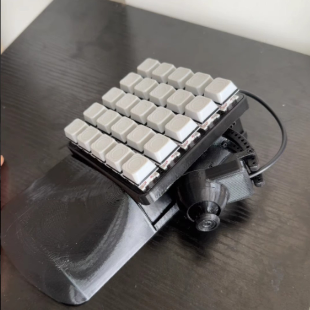 จอยสติ๊กเกมแบบใช้มือเดียว DIY  - Gaming Keyboard Hand บทวิจารณ์และราคา